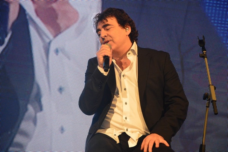 Claude Barzotti at The Legend Part 2
